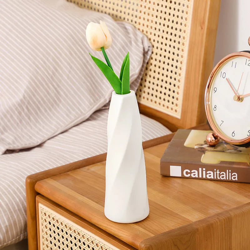 Florero Simple decorativo para sala de estar, arreglo de flores, mesa de comedor, florero ligero de estilo lujoso, botella de almacenamiento de flores secas para el hogar
